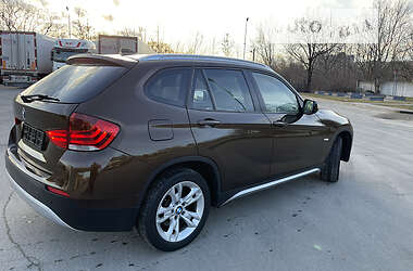 Позашляховик / Кросовер BMW X1 2010 в 