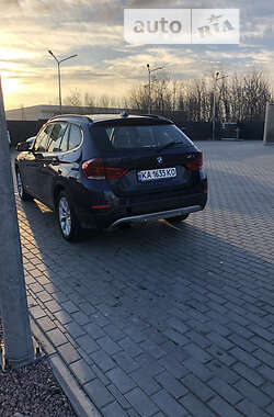 Позашляховик / Кросовер BMW X1 2013 в 