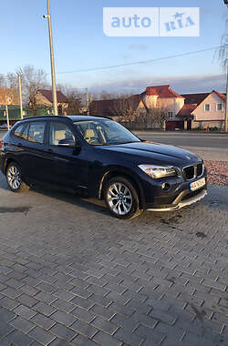 Позашляховик / Кросовер BMW X1 2013 в 