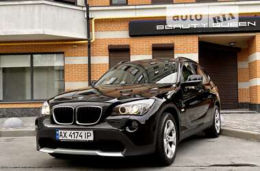 Внедорожник / Кроссовер BMW X1 2012 в 