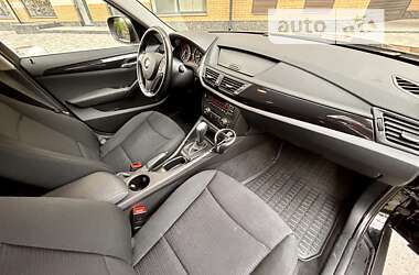 Внедорожник / Кроссовер BMW X1 2012 в 