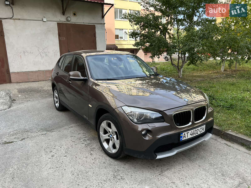 Внедорожник / Кроссовер BMW X1 2010 в 