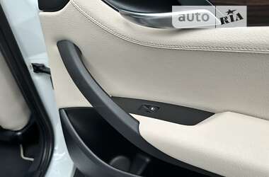 Внедорожник / Кроссовер BMW X1 2013 в 