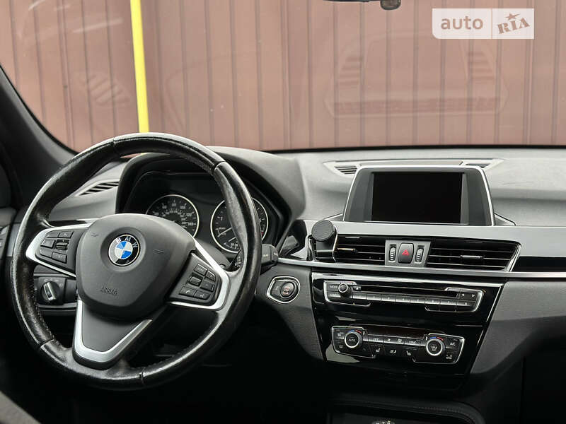 Внедорожник / Кроссовер BMW X1 2016 в Одессе