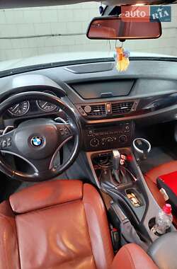 Позашляховик / Кросовер BMW X1 2010 в 