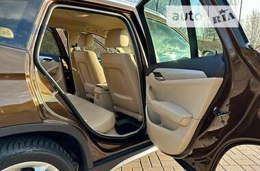 Внедорожник / Кроссовер BMW X1 2010 в Киеве