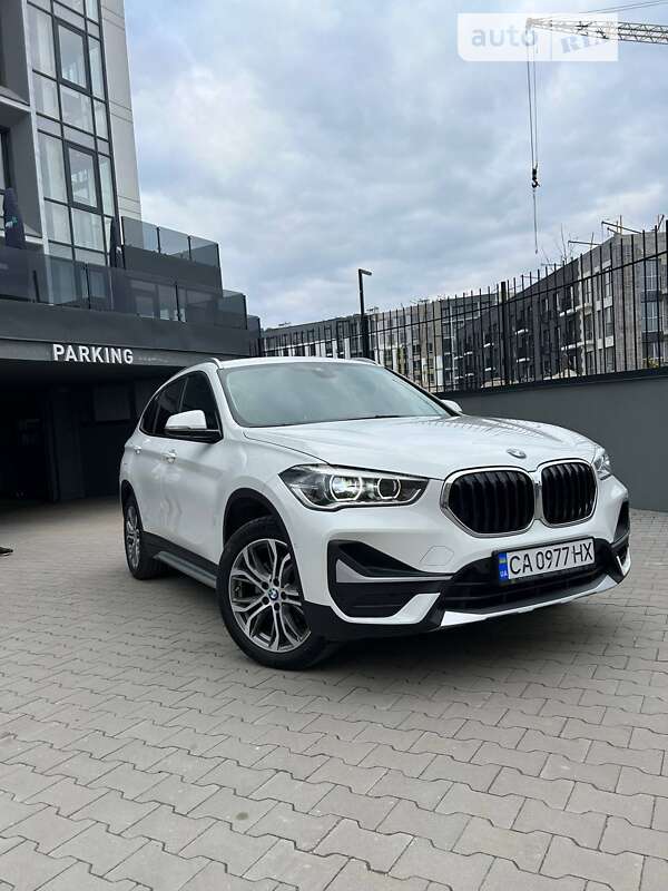 Внедорожник / Кроссовер BMW X1 2015 в Киеве