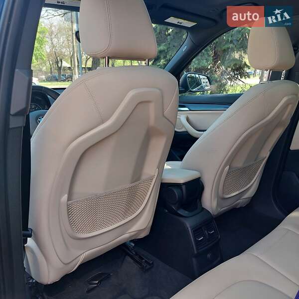 Внедорожник / Кроссовер BMW X1 2016 в Николаеве