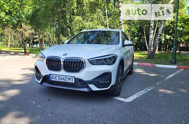 Позашляховик / Кросовер BMW X1 2017 в Чернівцях