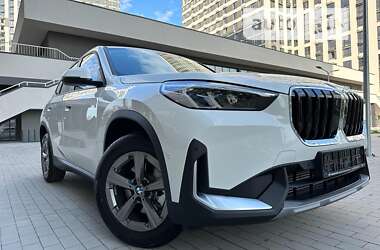 Внедорожник / Кроссовер BMW X1 2023 в Киеве