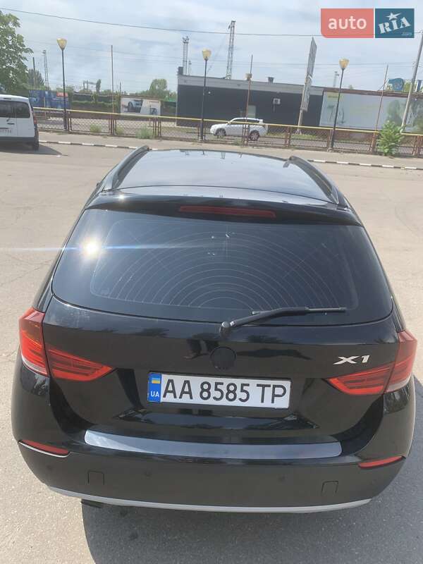 Внедорожник / Кроссовер BMW X1 2011 в Киеве