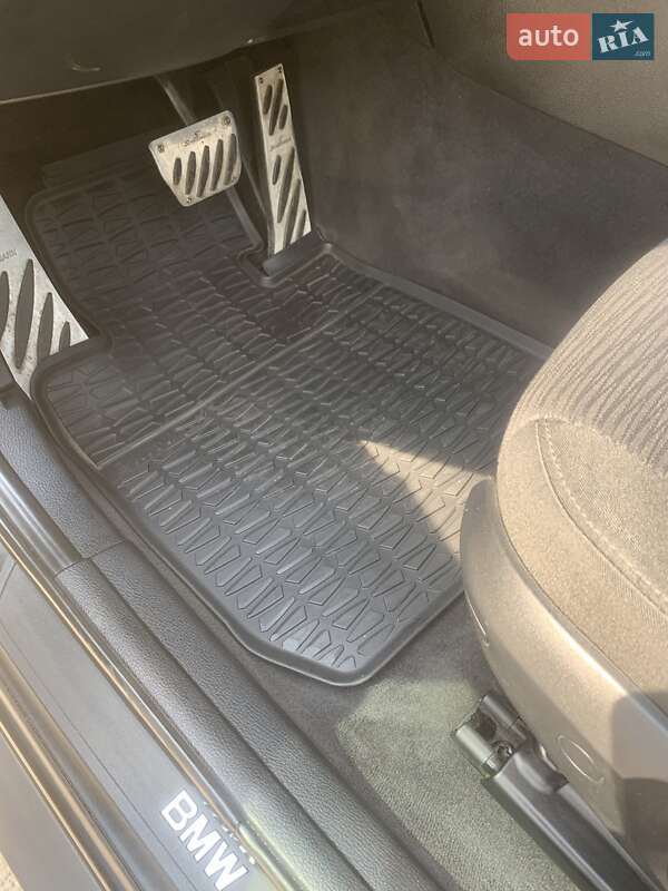 Внедорожник / Кроссовер BMW X1 2011 в Киеве