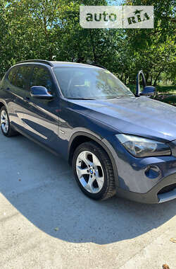 Внедорожник / Кроссовер BMW X1 2011 в Хотине