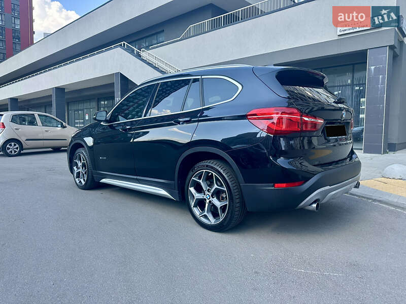 Внедорожник / Кроссовер BMW X1 2016 в Киеве