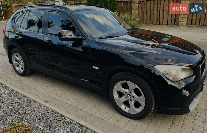 Внедорожник / Кроссовер BMW X1 2011 в Луцке