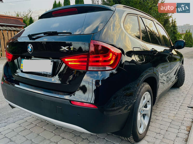Внедорожник / Кроссовер BMW X1 2011 в Луцке