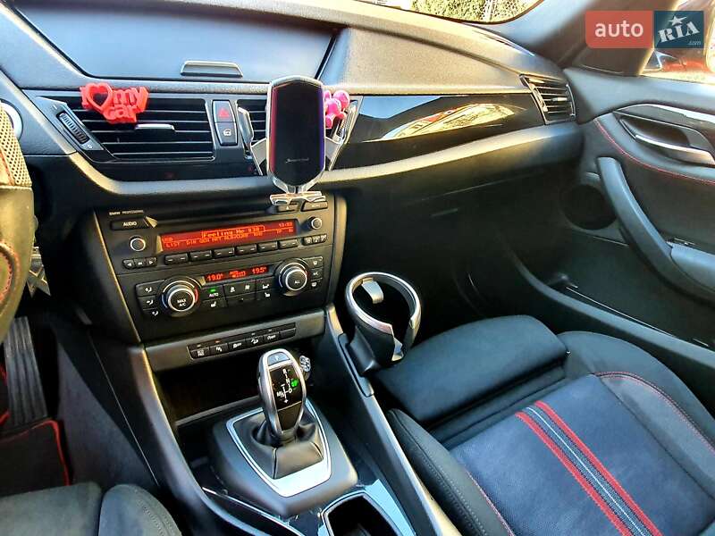 Внедорожник / Кроссовер BMW X1 2012 в Рахове