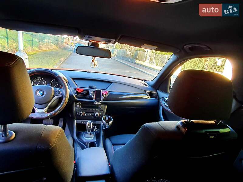 Внедорожник / Кроссовер BMW X1 2012 в Рахове