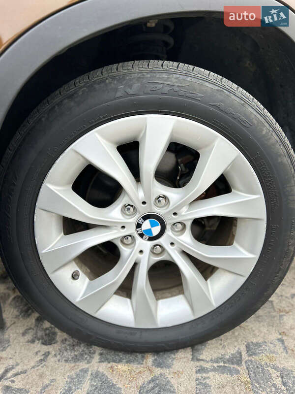 Внедорожник / Кроссовер BMW X1 2013 в Дубно
