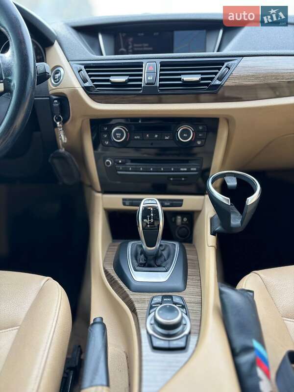 Внедорожник / Кроссовер BMW X1 2013 в Житомире