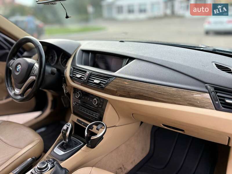 Внедорожник / Кроссовер BMW X1 2013 в Житомире