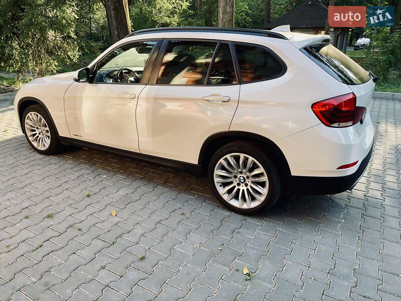 Внедорожник / Кроссовер BMW X1 2014 в Луцке