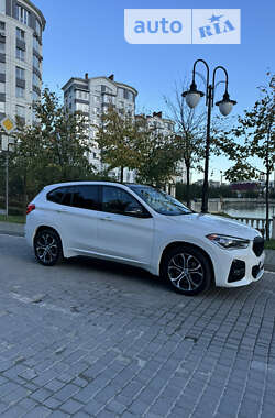 Внедорожник / Кроссовер BMW X1 2016 в Ивано-Франковске