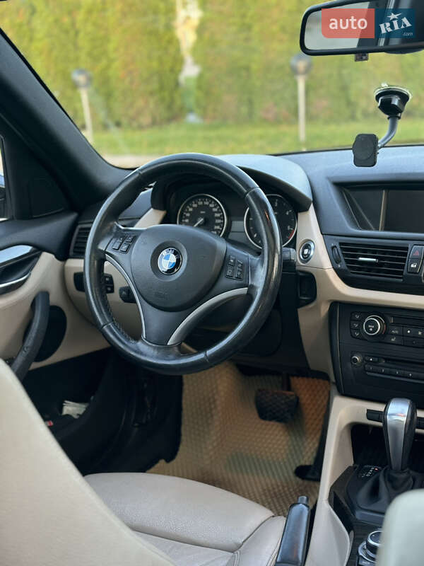 Внедорожник / Кроссовер BMW X1 2010 в Дунаевцах