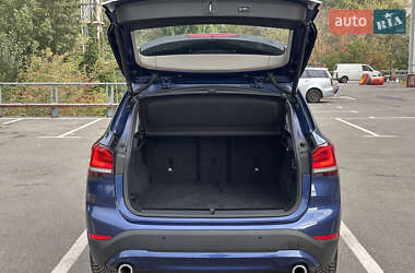 Внедорожник / Кроссовер BMW X1 2020 в 