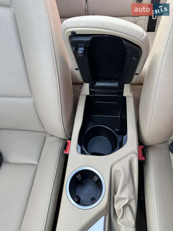 Внедорожник / Кроссовер BMW X1 2012 в Киеве