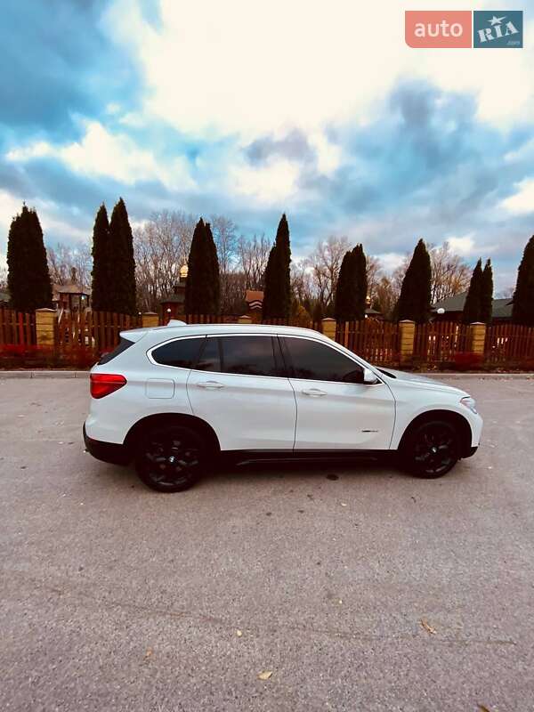 Внедорожник / Кроссовер BMW X1 2015 в Днепре