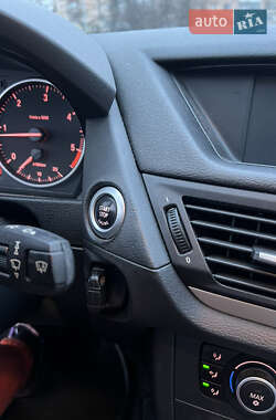 Внедорожник / Кроссовер BMW X1 2010 в 