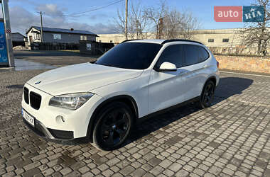 Внедорожник / Кроссовер BMW X1 2012 в Березному