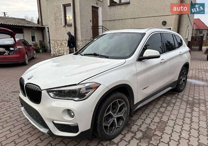 Внедорожник / Кроссовер BMW X1 2015 в Виннице