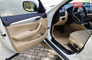 Внедорожник / Кроссовер BMW X1 2010 в 