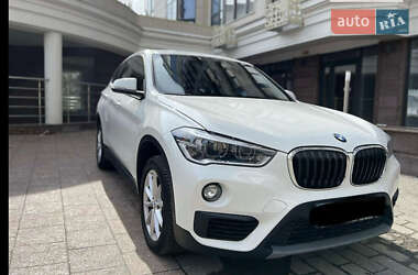 Внедорожник / Кроссовер BMW X1 2017 в 