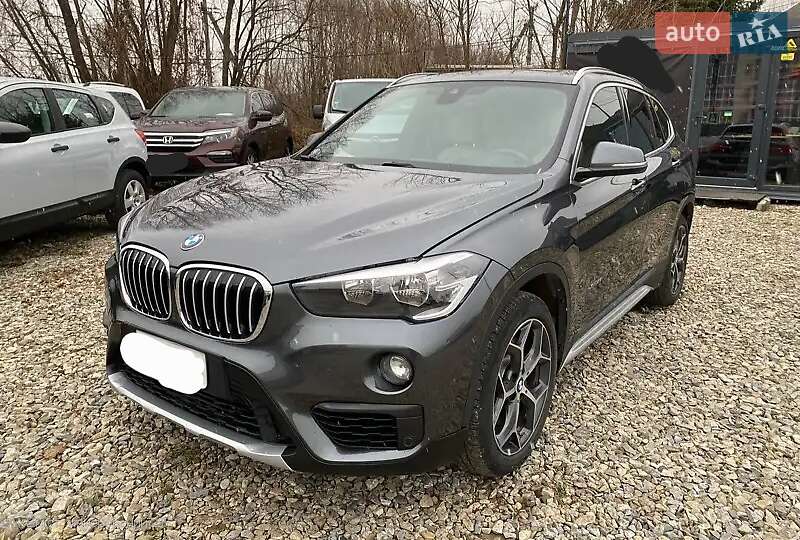 Внедорожник / Кроссовер BMW X1 2015 в 