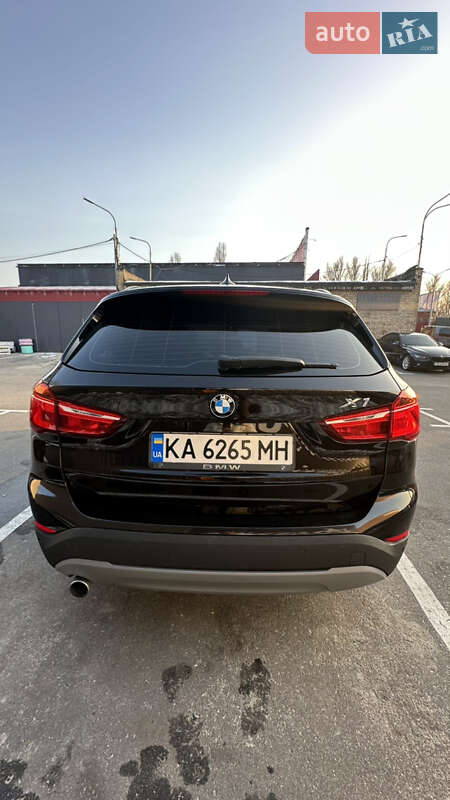Внедорожник / Кроссовер BMW X1 2016 в Киеве