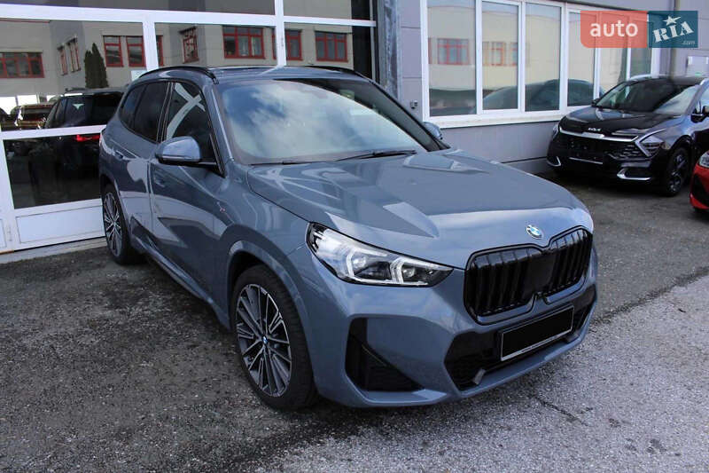 Внедорожник / Кроссовер BMW X1 2023 в Киеве