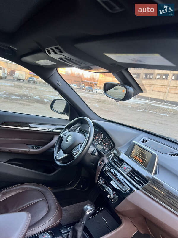 Позашляховик / Кросовер BMW X1 2016 в Кривому Розі