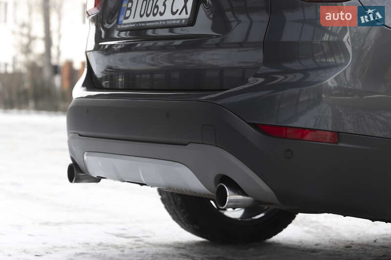 Внедорожник / Кроссовер BMW X1 2016 в Полтаве