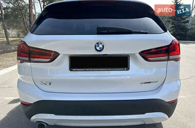 Позашляховик / Кросовер BMW X1 2022 в 