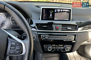Позашляховик / Кросовер BMW X1 2022 в 