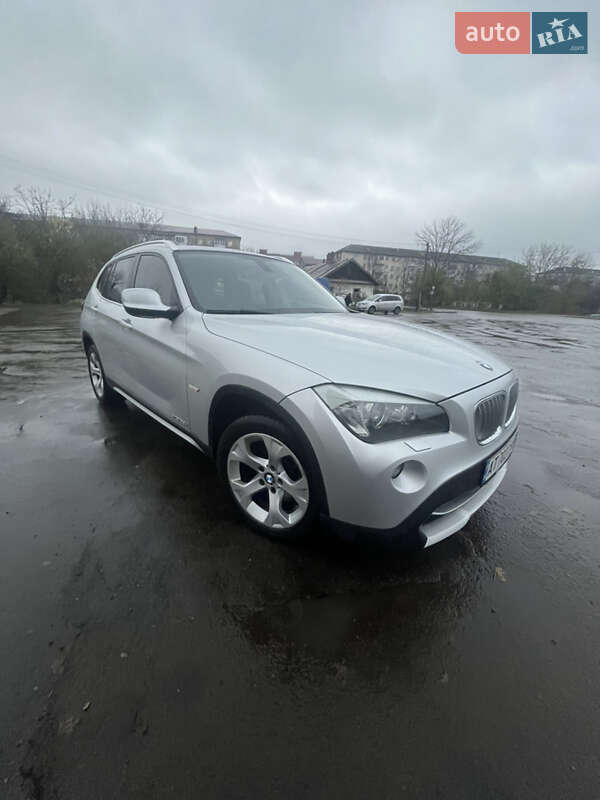 Внедорожник / Кроссовер BMW X1 2011 в Калуше