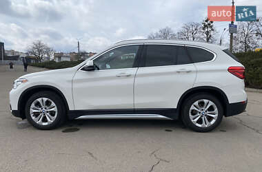 Позашляховик / Кросовер BMW X1 2019 в 