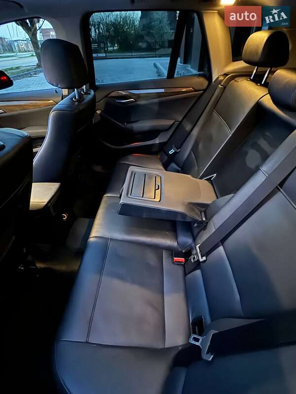 Внедорожник / Кроссовер BMW X1 2014 в Ужгороде