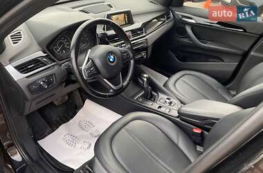 Позашляховик / Кросовер BMW X1 2017 в 