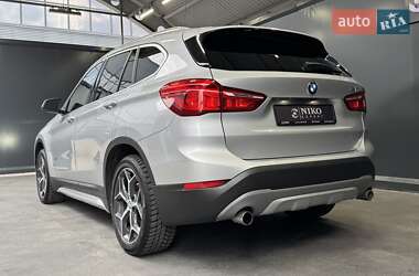 Позашляховик / Кросовер BMW X1 2017 в 