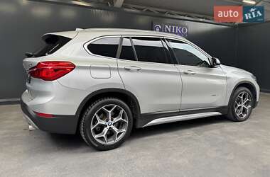 Позашляховик / Кросовер BMW X1 2017 в 