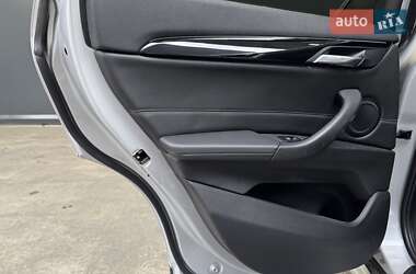 Позашляховик / Кросовер BMW X1 2017 в 